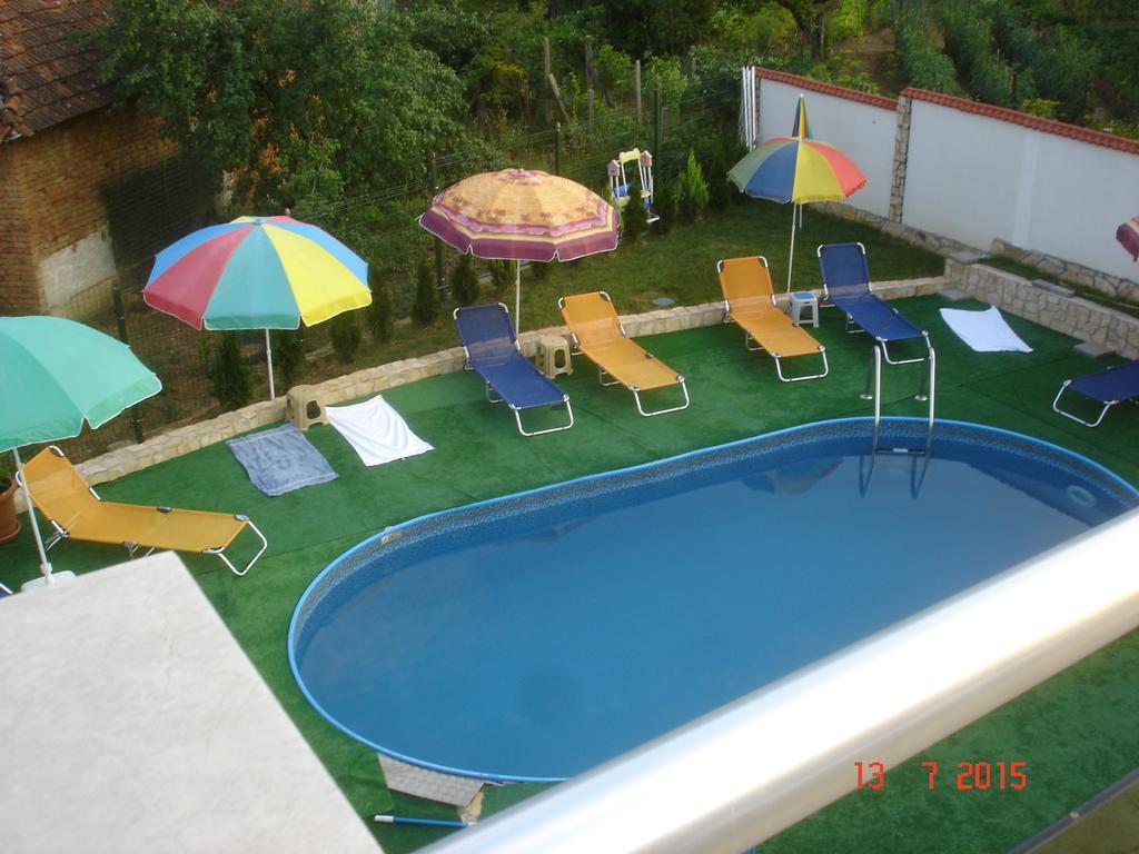 Guest House Camellia Berkovica Kültér fotó