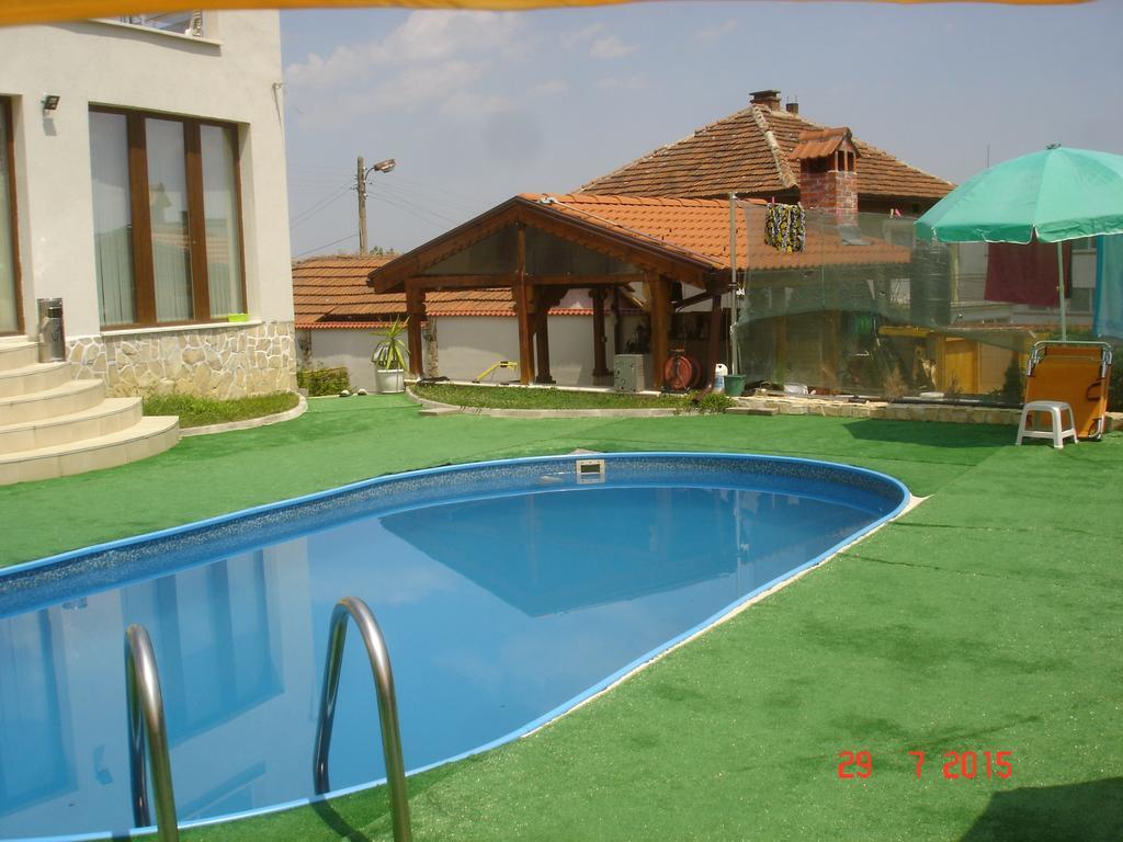 Guest House Camellia Berkovica Kültér fotó