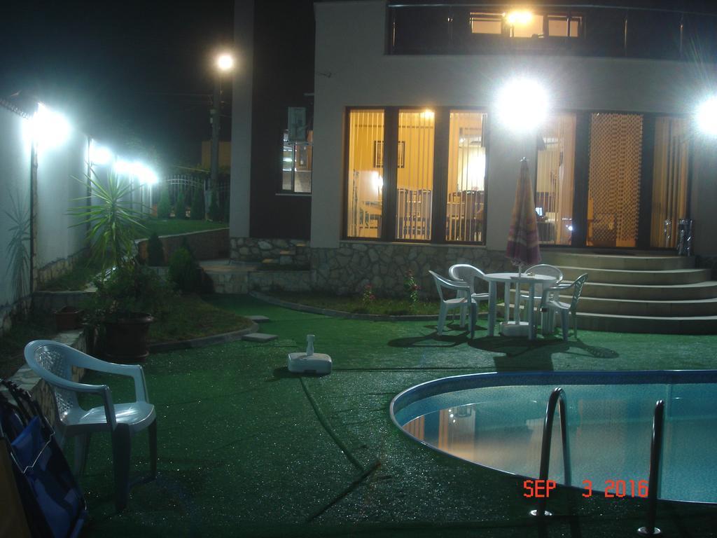 Guest House Camellia Berkovica Kültér fotó