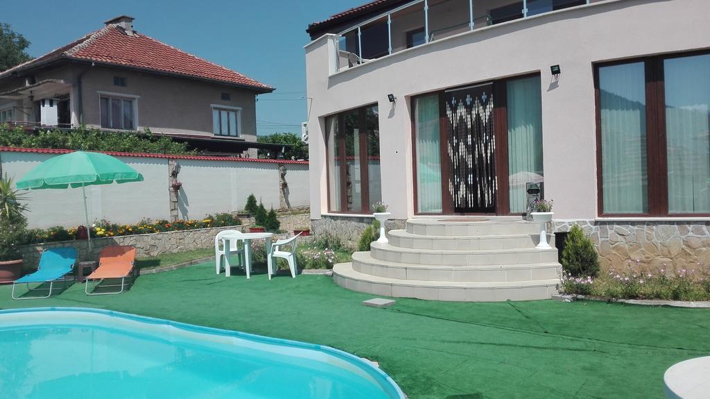 Guest House Camellia Berkovica Kültér fotó