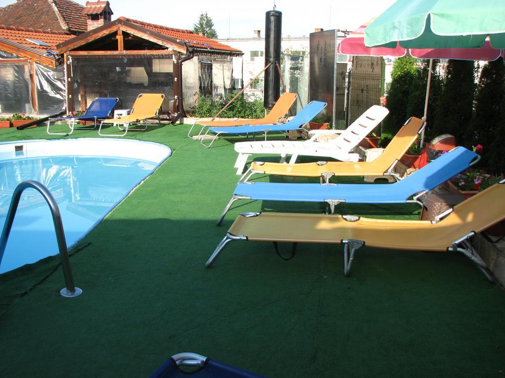 Guest House Camellia Berkovica Kültér fotó