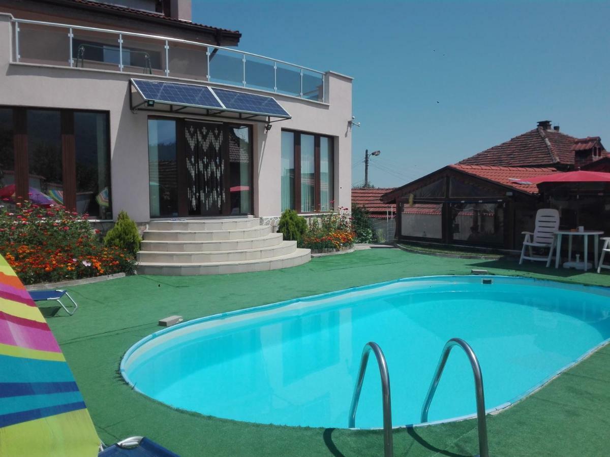 Guest House Camellia Berkovica Kültér fotó